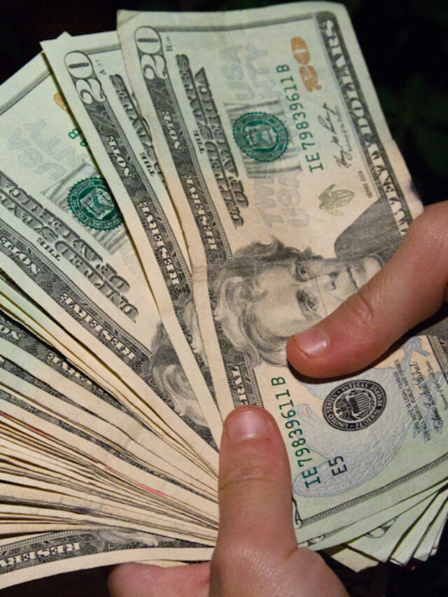 10 Money Spending Habits You Should Avoid to Create Wealth